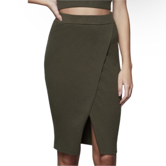 Good American Dresses & Skirts - GOOD AMERICAN Sage Green Ribbed Stretchy Straight Pencil Midi Skirt - Size 2